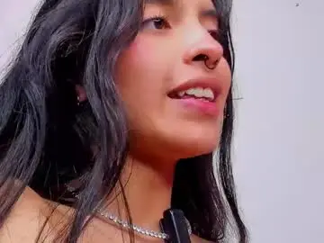 Chaturbate Live Sex Cam of elenna_salvatoree