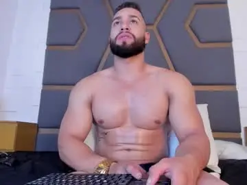 Chaturbate Free Live Porn of massimofiore_