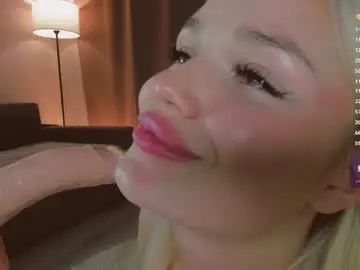 Chaturbate Live Sex Cam of nerdy_freyua