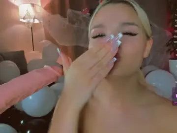 Chaturbate Live Sex Cam of nerdy_freyua