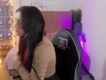 Chaturbate Live Sex Cam of chiara_tay