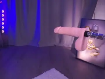 Chaturbate Live Sex Cam of mentallymonika