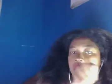 Chaturbate Free Live Porn of raveloarisoamarieesmera