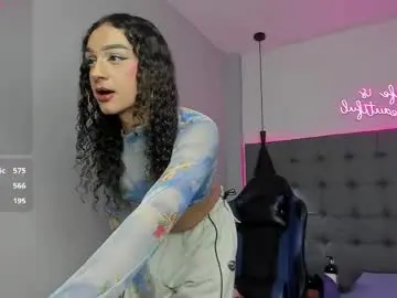 Chaturbate Nude Webcam of scarletcherry18