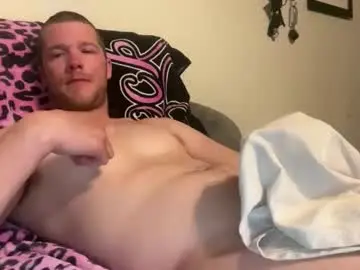 Chaturbate Live Sex Cam of tommygunzsolo