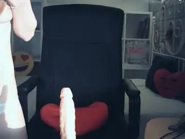 Chaturbate Live Sex Cam of littleflowers