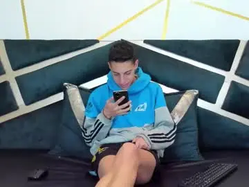 Chaturbate Best live sex cam show of thiagos19