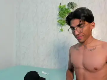 Chaturbate Free Porn Cam of dady_show69