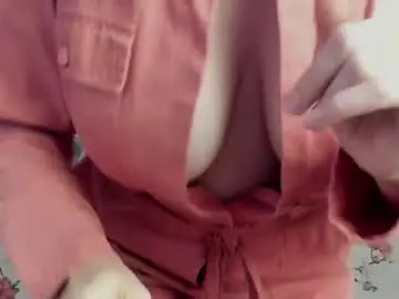 Chaturbate Adult Video Chat of illegalbeauty87