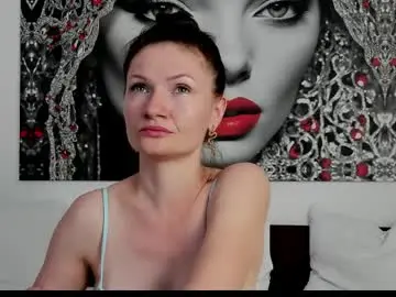 Chaturbate Live Sex of illegalbeauty87