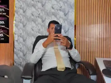 Chaturbate Live Porn of hiddenoffice