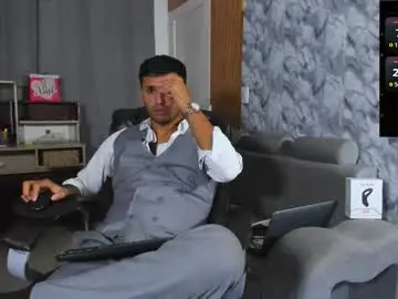 Chaturbate Live Porn of hiddenoffice