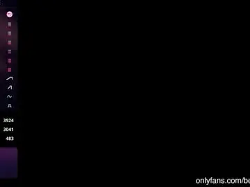 Chaturbate Live Sex Cam of heyhotty1