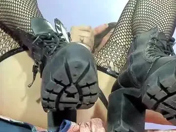 Chaturbate Live Sex Cam of thaliasweetlust