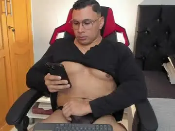 Chaturbate Adult Video Chat of tyler_hank1