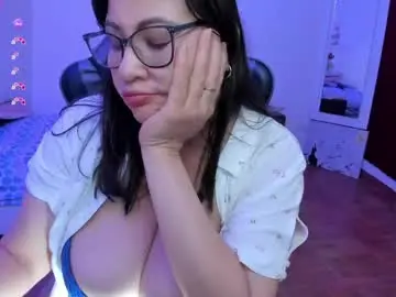 Chaturbate Free Porn Cam of esmeralda_milf1