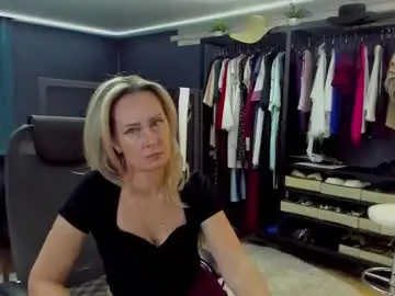 Chaturbate Sex Chat of julia__cherry_