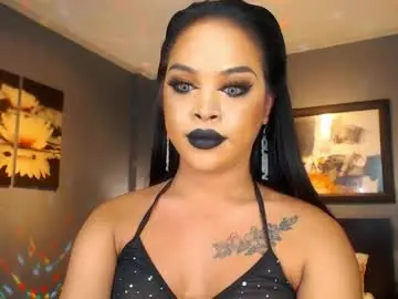 Chaturbate Live Sex Cam of urmajestytyra