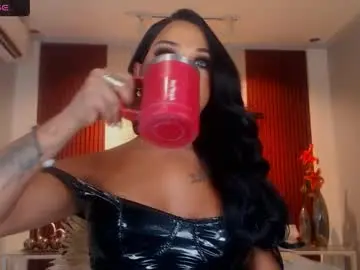 Chaturbate Live Sex Cam of urmajestytyra
