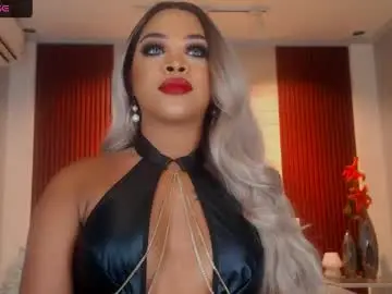 Chaturbate Live Sex Cam of urmajestytyra