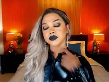 Chaturbate Live Sex Cam of urmajestytyra