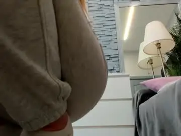 Chaturbate Live Sex of reina_cummings