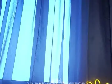 Chaturbate Live Sex of lipswithsmileonthem