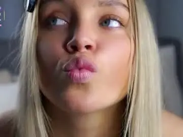 Chaturbate Free Live Porn of lipswithsmileonthem