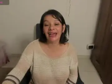 Chaturbate Live Sex Cam of nuit_rose