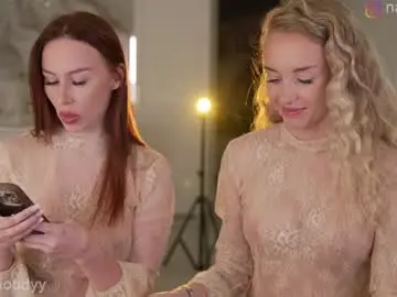 Chaturbate Adult Video Chat of mia_cloudy