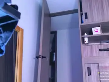 Chaturbate Nude Webcam of oskar_ford21