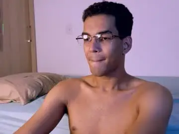 Chaturbate Sex Cam of pikashuu7u7