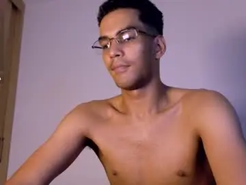 Chaturbate Nude Webcam of pikashuu7u7