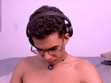 Chaturbate Free Porn Cam of pikashuu7u7