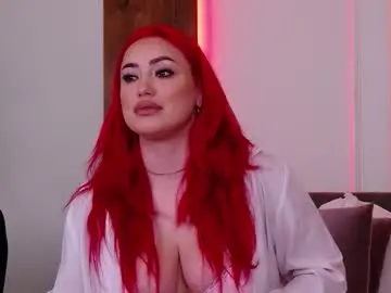 Chaturbate Live Sex Cam of emyhilton_