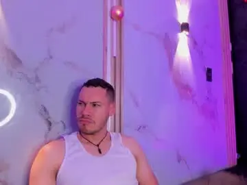 Chaturbate Live Sex Cam of aron_and_molly