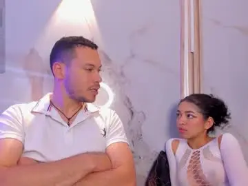 Chaturbate Live Sex Cam of aron_and_molly