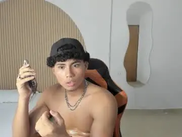 Chaturbate Nude Webcam of peter_rory