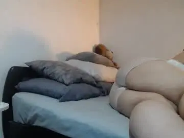 Chaturbate Live Sex Cam of alynfoxx