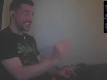 Chaturbate Live Sex Cam of bigcawwwk