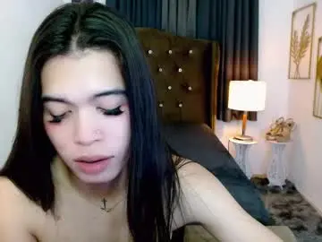 Chaturbate Adult Video Chat of hollyyumiloove