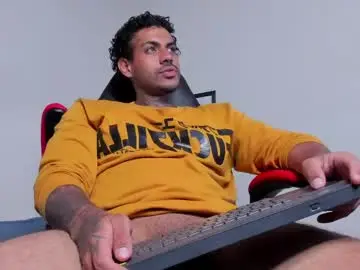 Chaturbate Live Porn of luigi1_