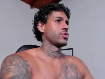 Chaturbate Live Sex of luigi1_