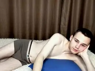 Chaturbate Best live sex cam show of robert10211