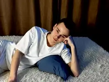 Chaturbate Free Porn Cam of robert10211