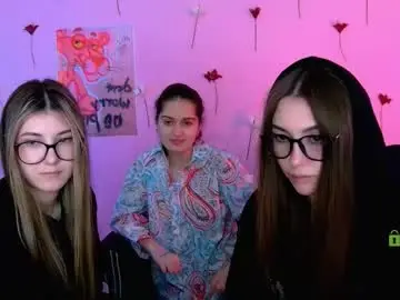 Chaturbate Live Sex Cam of lissa_night