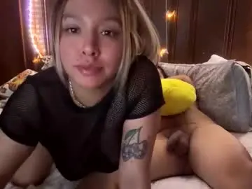 Chaturbate Live Sex Cam of lovemeexoxo
