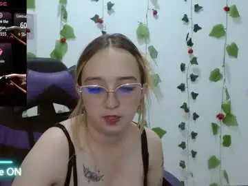 Chaturbate Nude Webcam of liaroberts1
