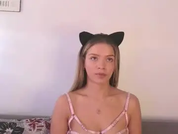 Chaturbate Adult Webcam of camilamonroee