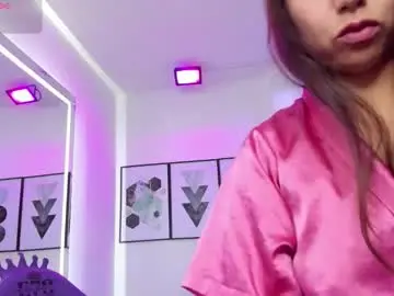 Chaturbate Live Sex Cam of ema_louisx